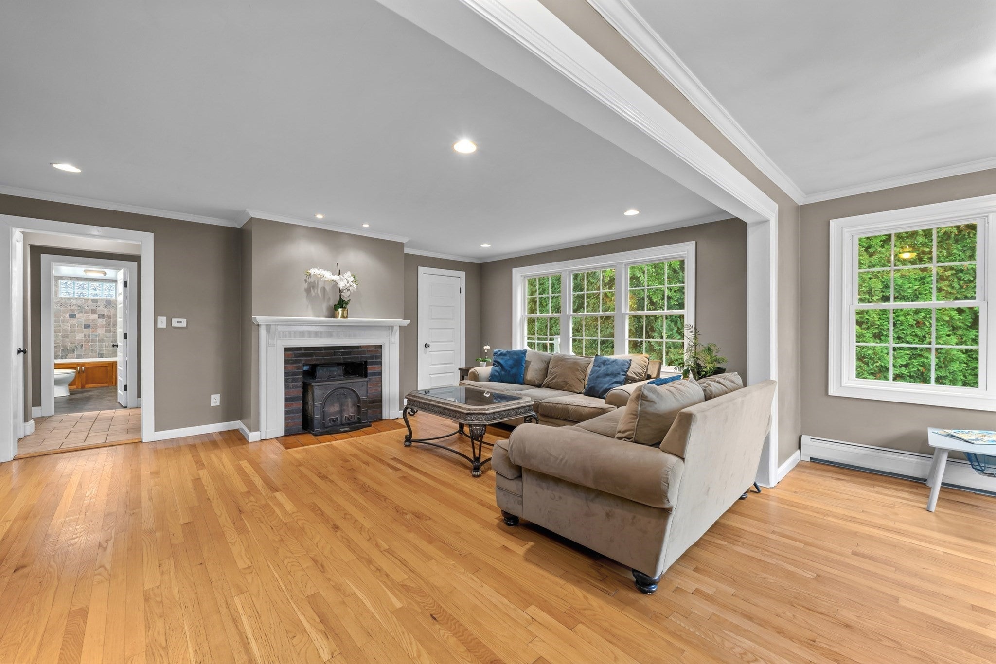 6 Dixfield Rd, Worcester, MA, 6 Dixfield Rd, Worcester, MA Photo #3