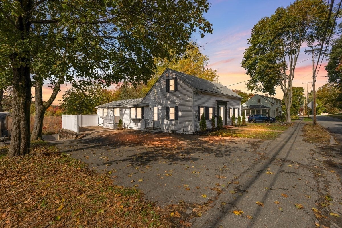 39 Forest St, Danvers, MA, 39 Forest St, Danvers, MA Photo #2