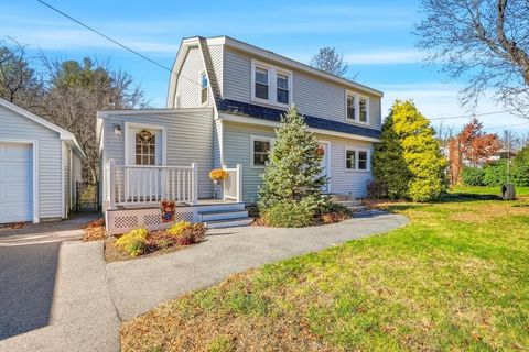 49 Grove St Upton MA 01568