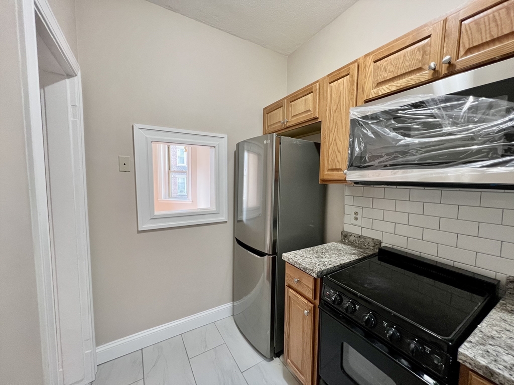 1669 Commonwealth Ave 3