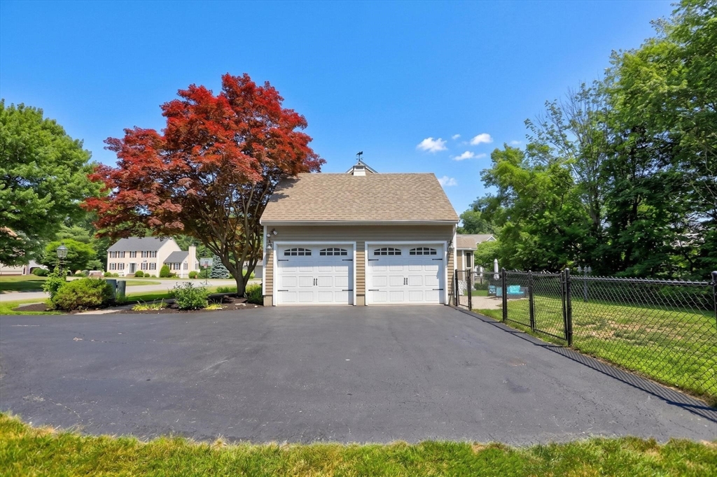 2 Glenwood Circle