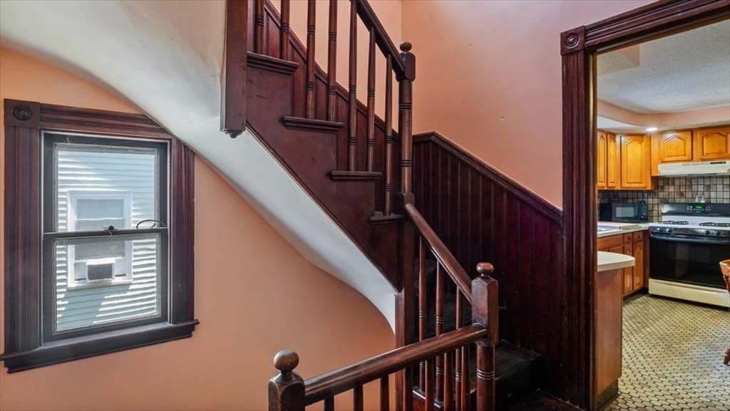 Boston, Massachusetts 02130, United States, 6 Bedrooms Bedrooms, ,3 BathroomsBathrooms,Residential,Active,171875