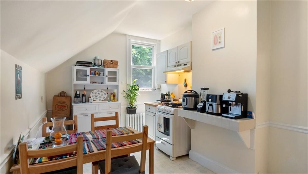 Boston, Massachusetts 02130, United States, 6 Bedrooms Bedrooms, ,3 BathroomsBathrooms,Residential,Active,171875