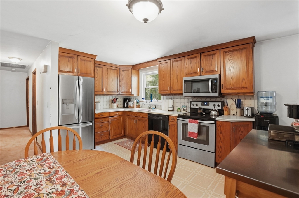 6 Bayview Avenue, Berkley, MA Photo #9
