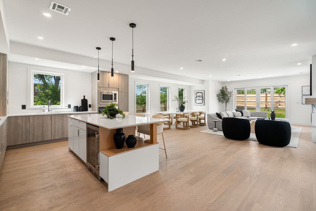 33 Evergreen St 2