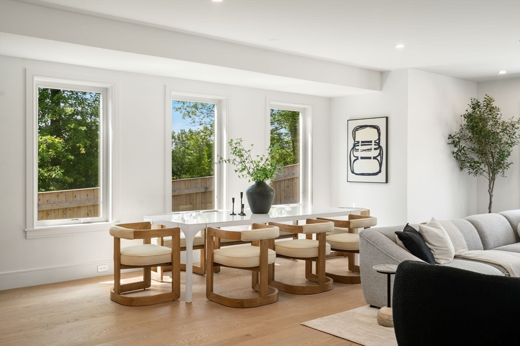33 Evergreen St 2