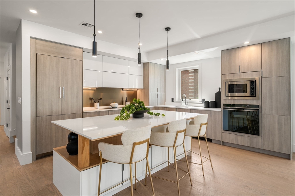 33 Evergreen St 2