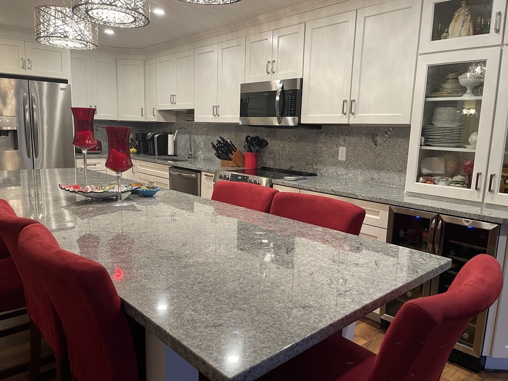 100 Ledgewood Dr 410