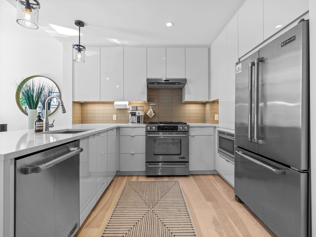 32 Traveler St 505