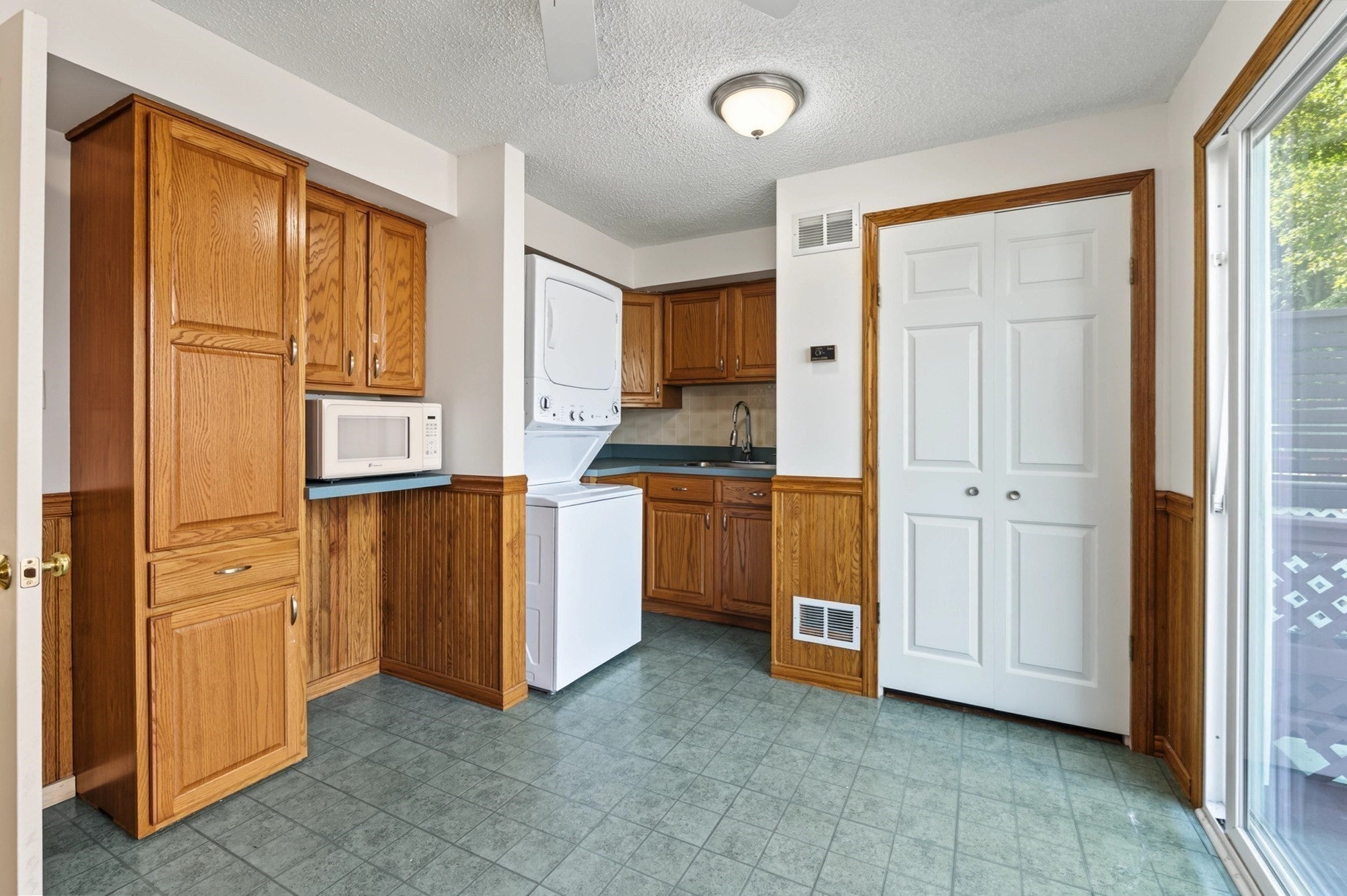 79 Arnold Ave #79, Lowell, MA, 79 Arnold Ave #79, Lowell, MA Photo #9
