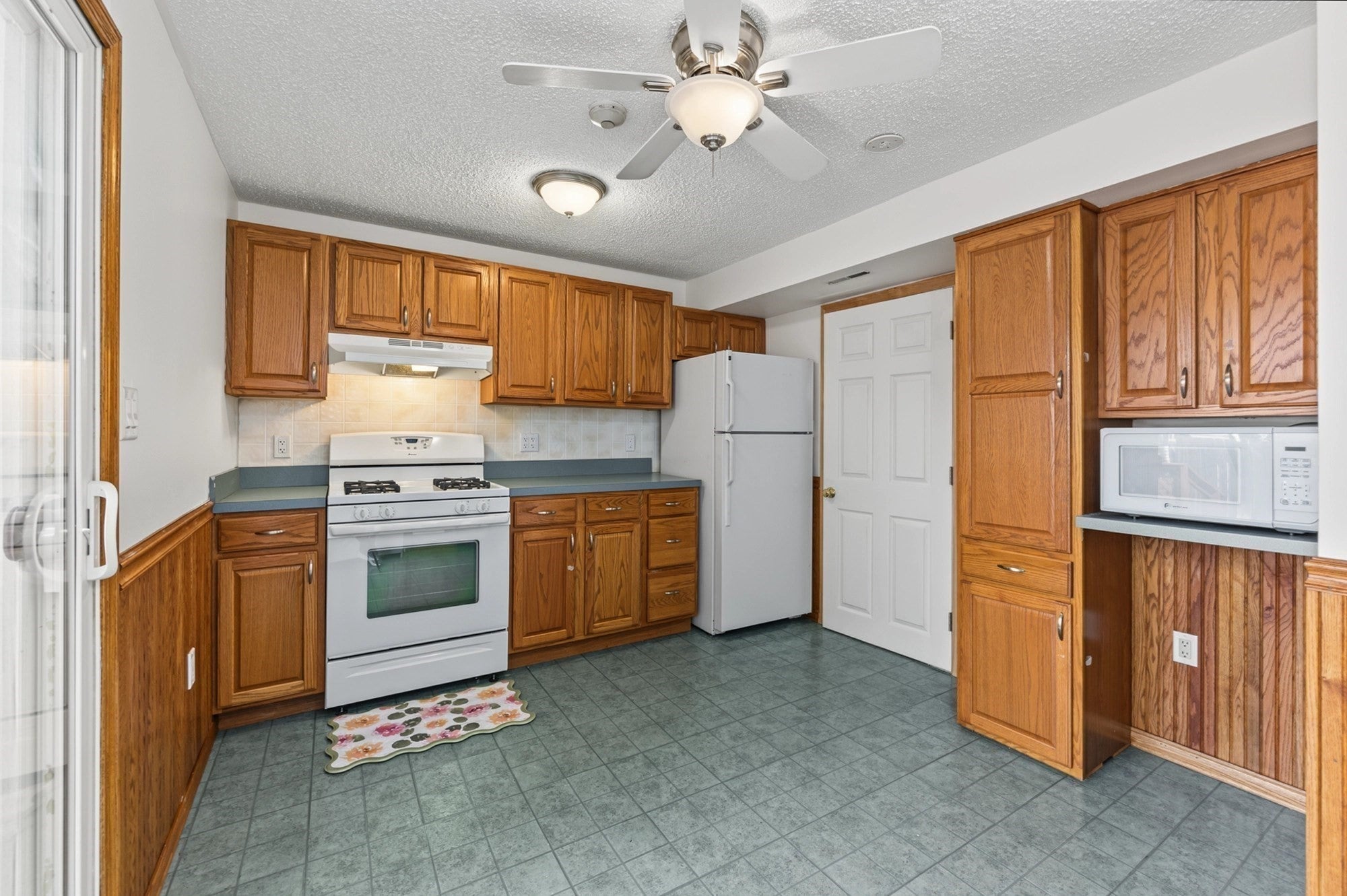 79 Arnold Ave #79, Lowell, MA, 79 Arnold Ave #79, Lowell, MA Photo #10