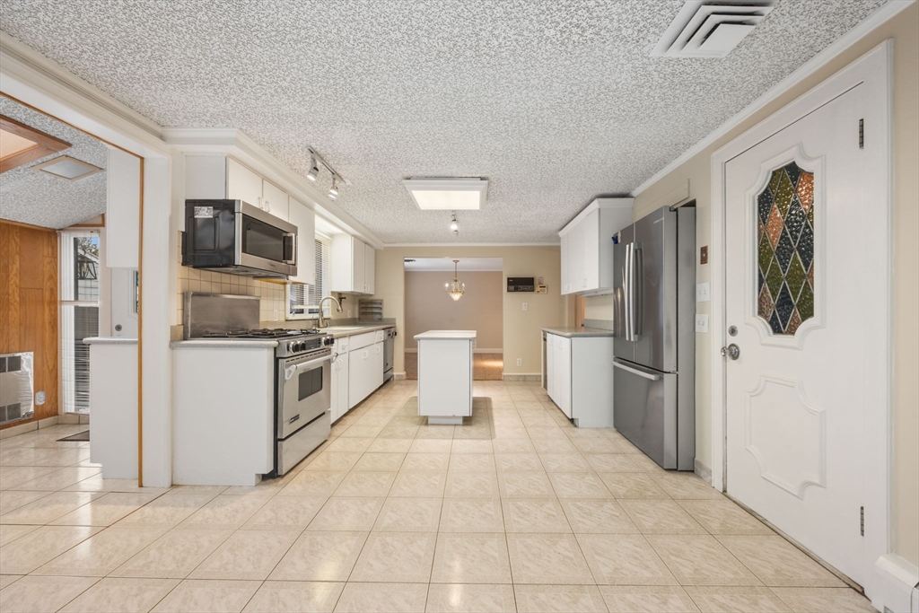 218 Upham