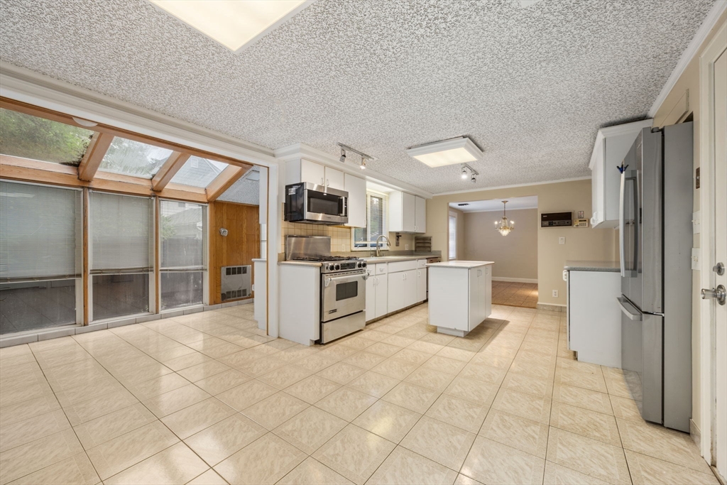 218 Upham