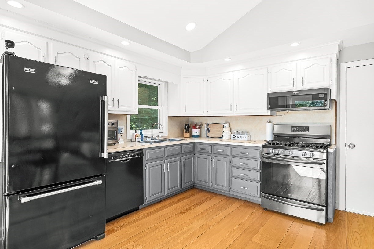 8 Haskell Rd, Pepperell, MA Photo #13