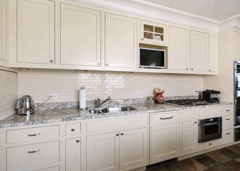 8 Ringgold St, Boston, MA Photo #18