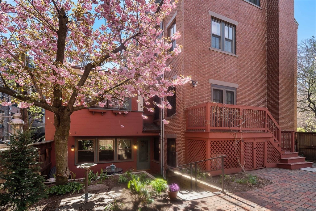 8 Ringgold St, Boston, MA Photo #7