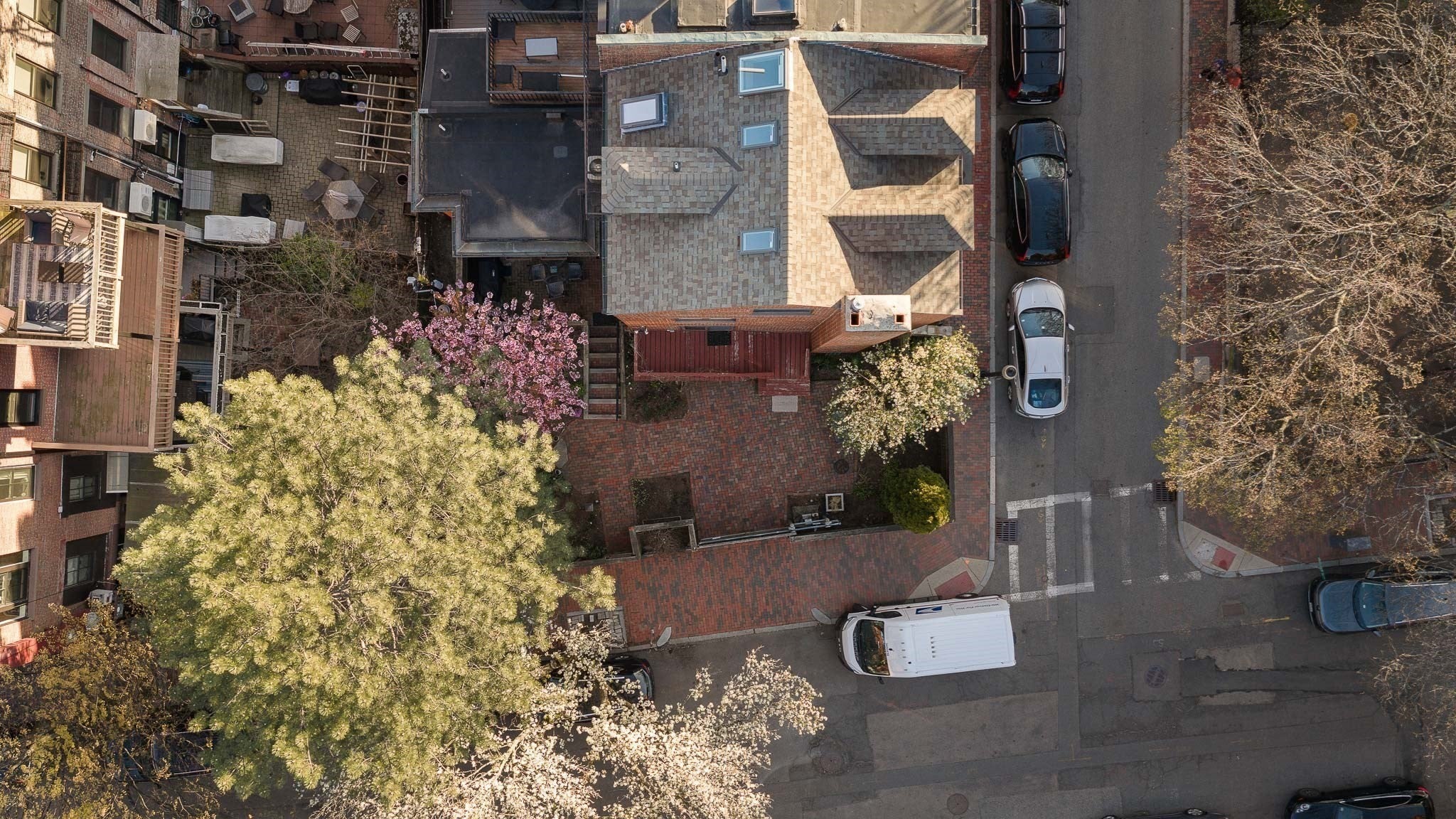 8 Ringgold St