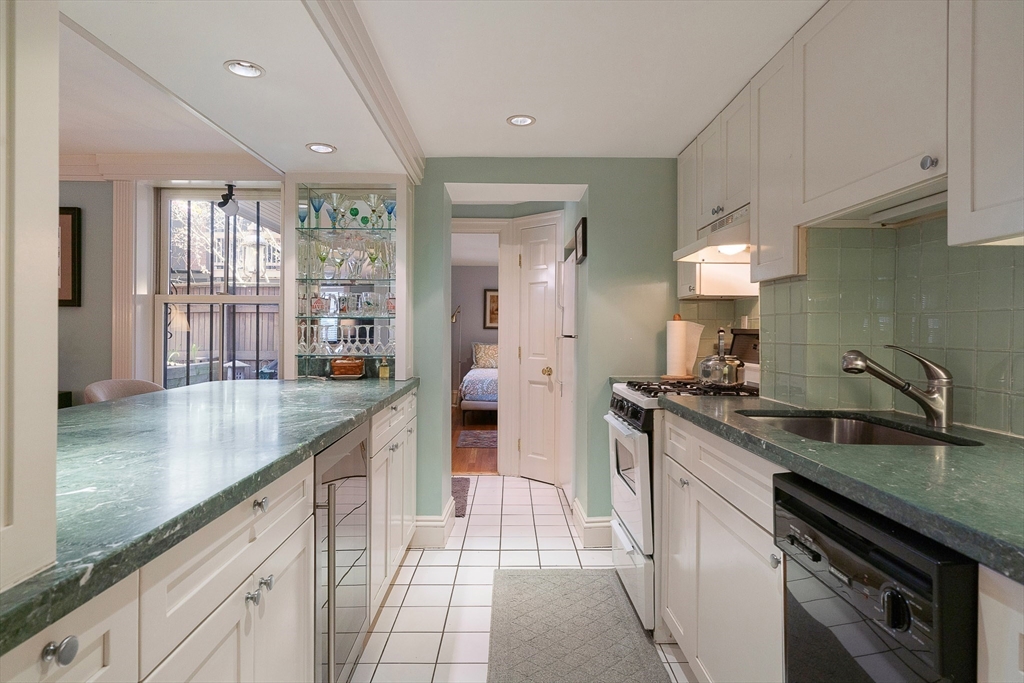 8 Ringgold St, Boston, MA Photo #24
