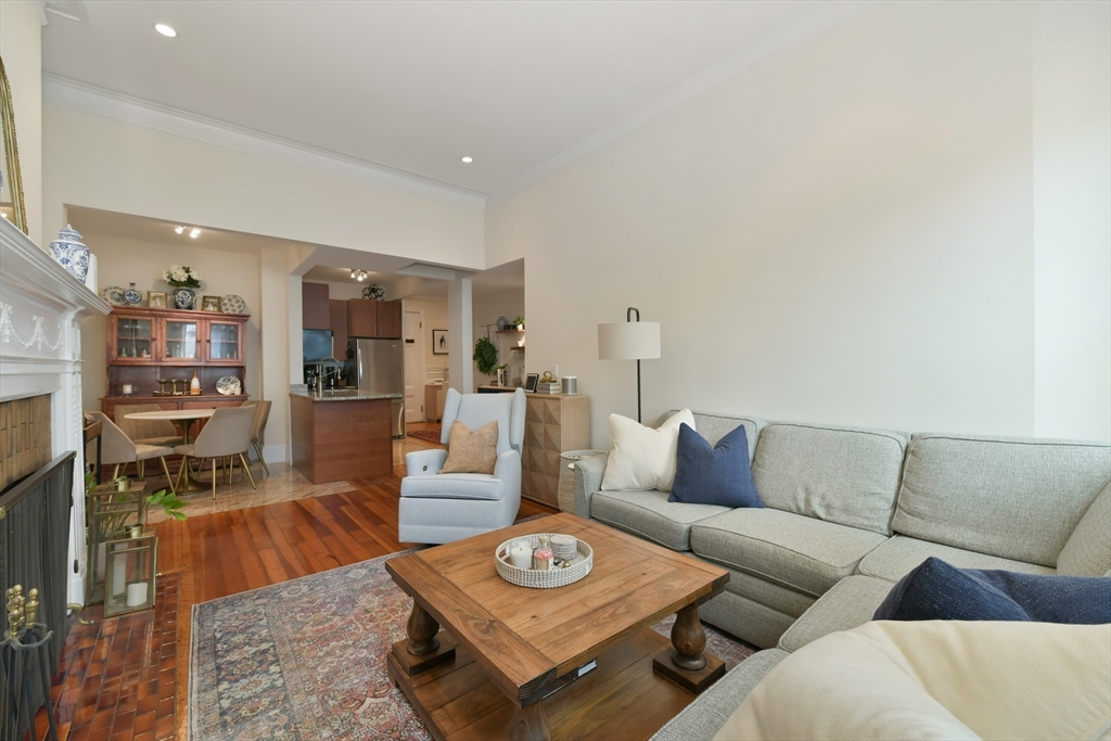 351 Commonwealth Avenue 6