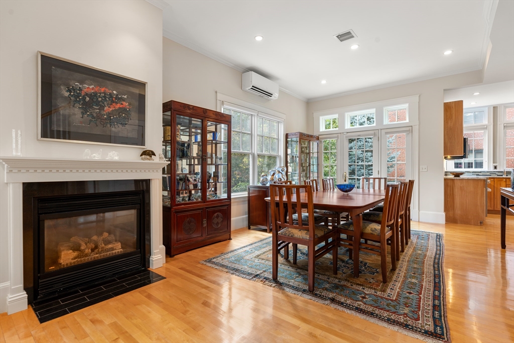 33 Trowbridge Street A
