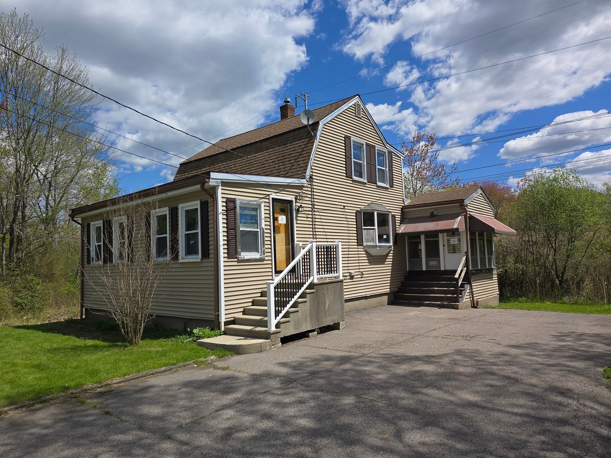 33 Hayes Ave
