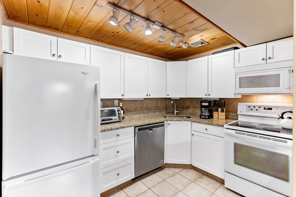 14 Webb Pl 1A