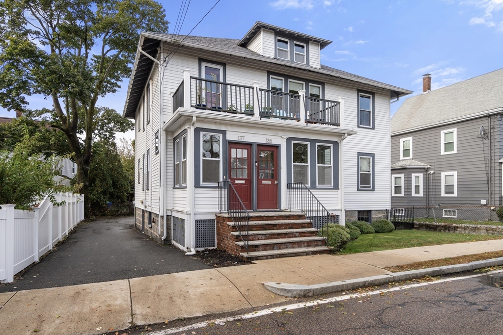 137 Thacher St 137