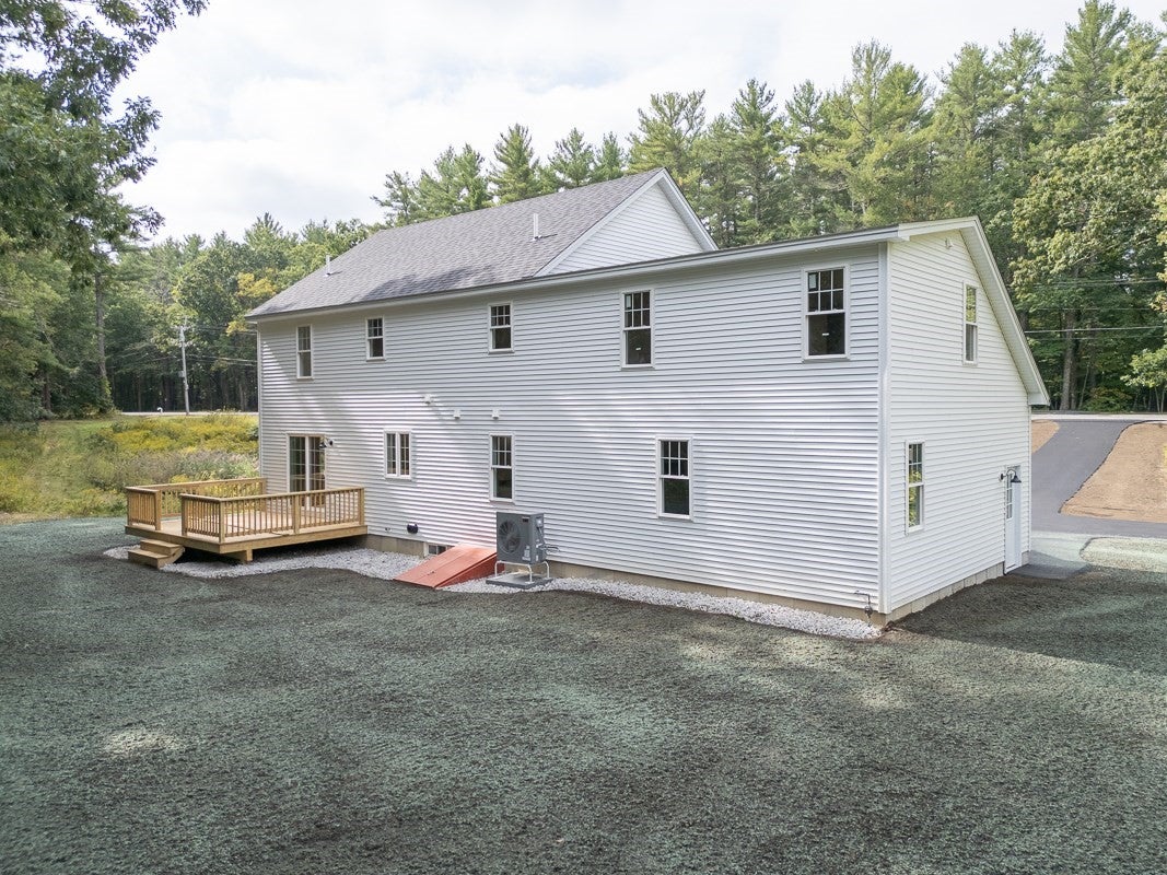 179 Brookline St, Pepperell, MA Photo #2