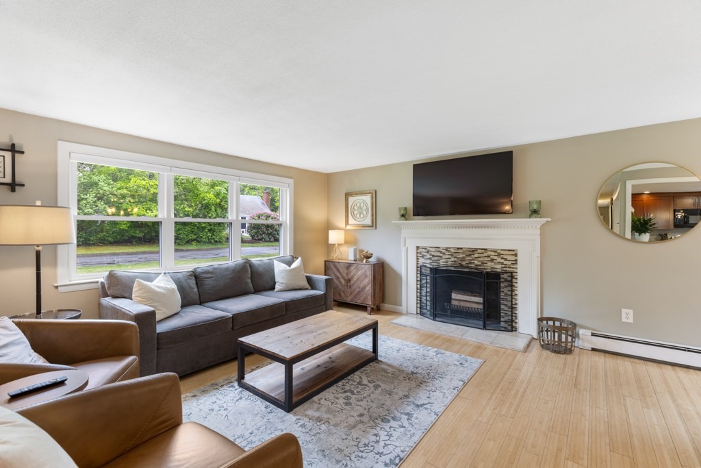 13 Shagbark Rd