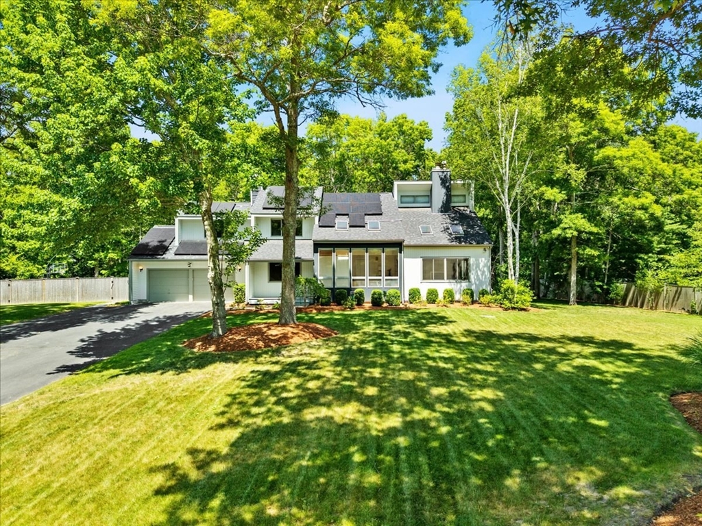 6 Thoreau Dr