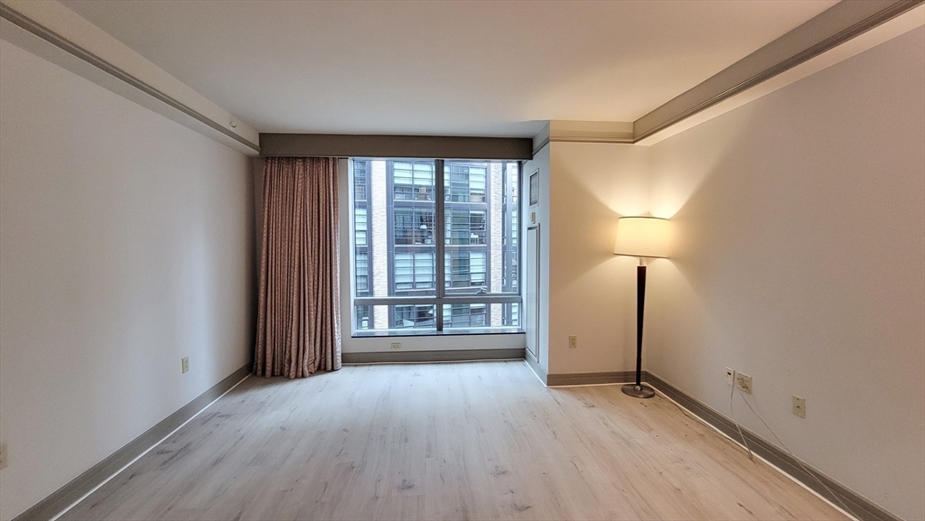 3 Avery St 609