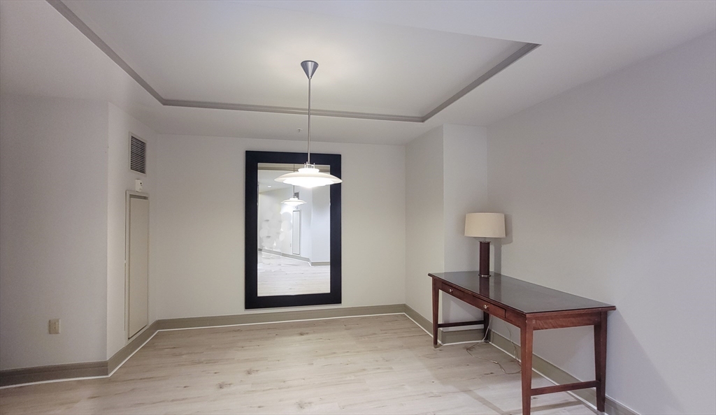3 Avery St 609