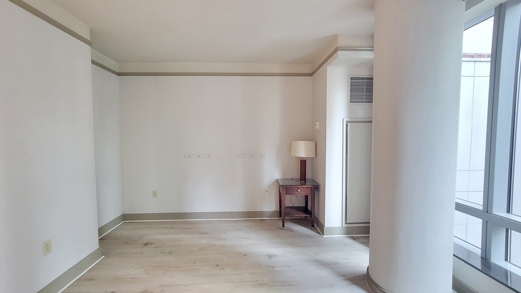 3 Avery St 609