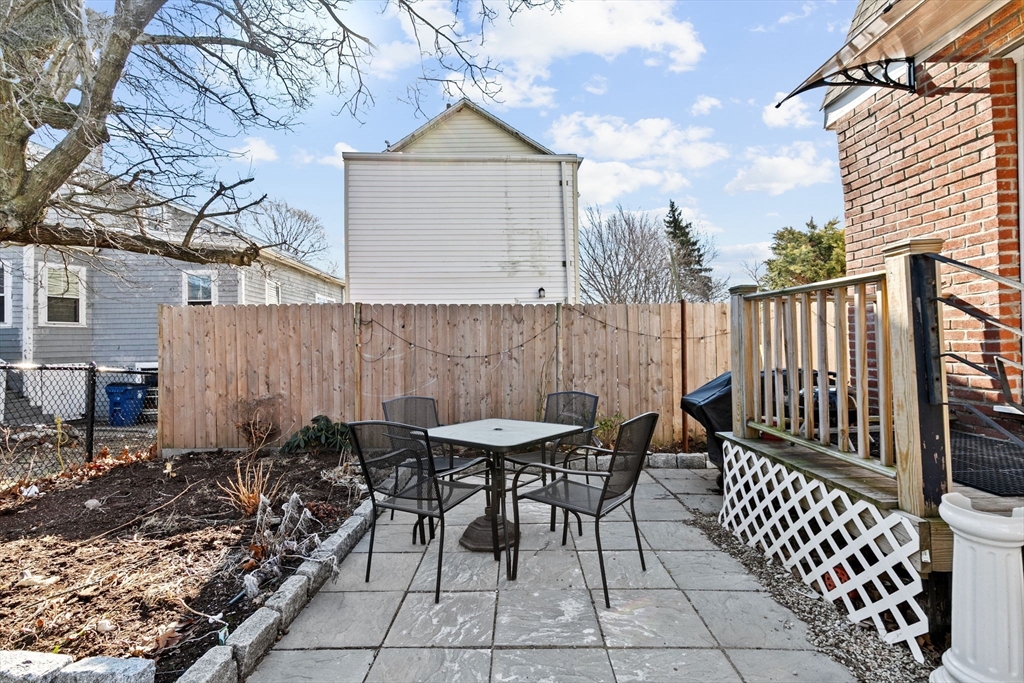 852 N Shore Rd
