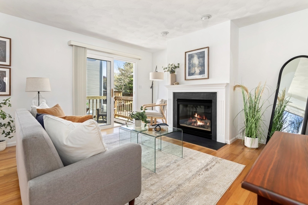 555 Main St 1