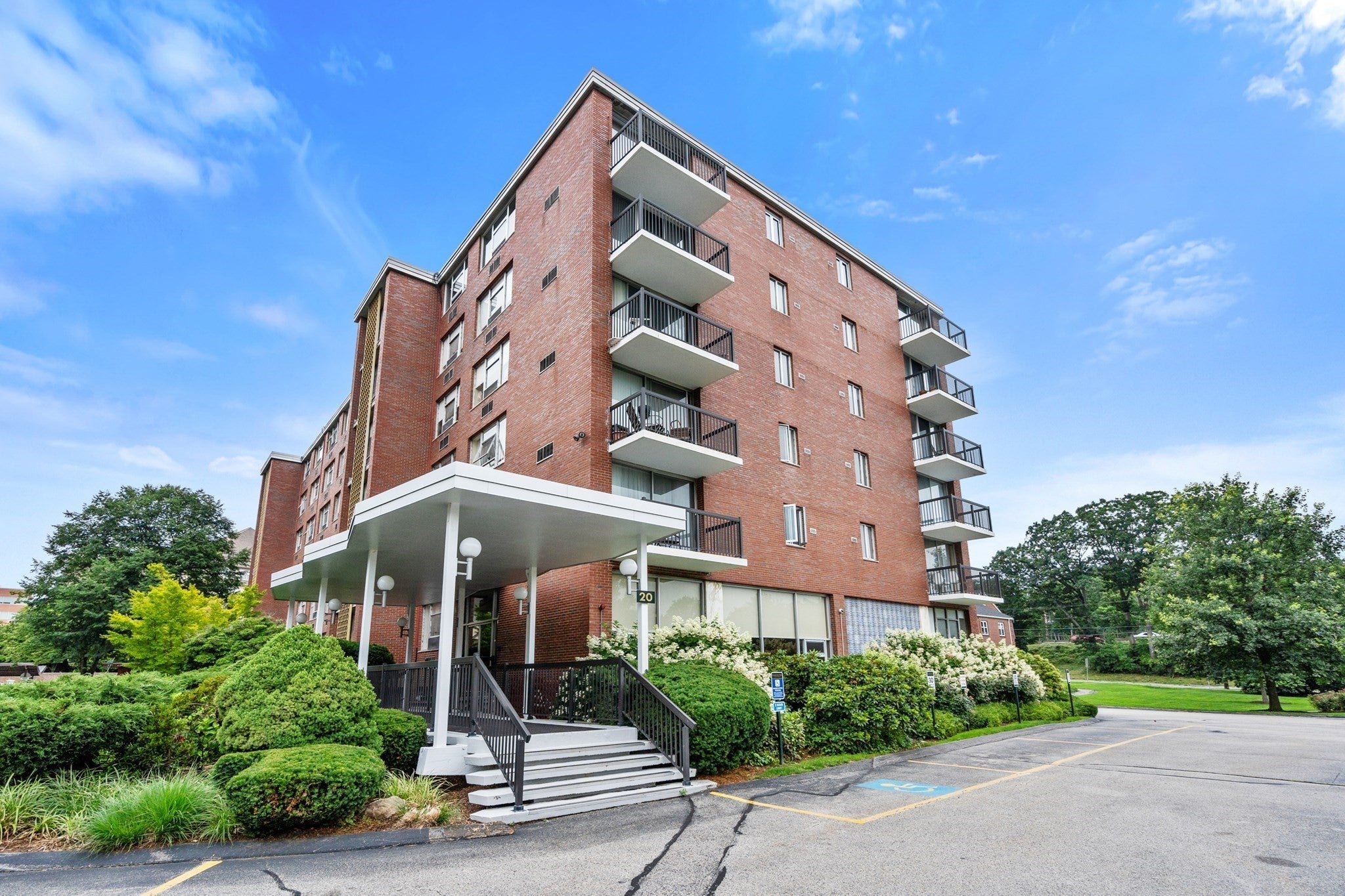 20 Hammond Pond Pkwy #504, Newton, MA Photo #21