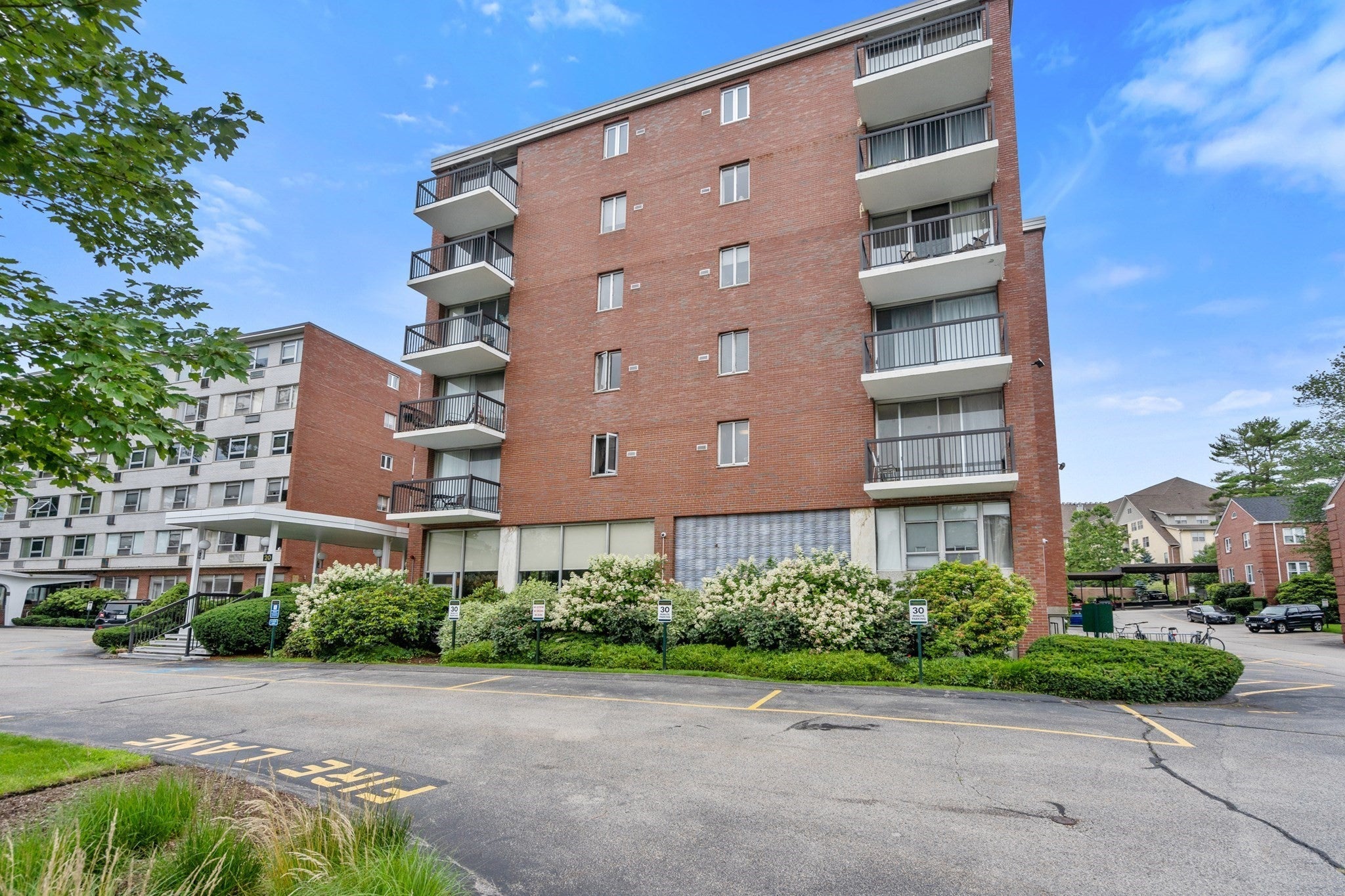20 Hammond Pond Pkwy #504, Newton, MA Photo #23