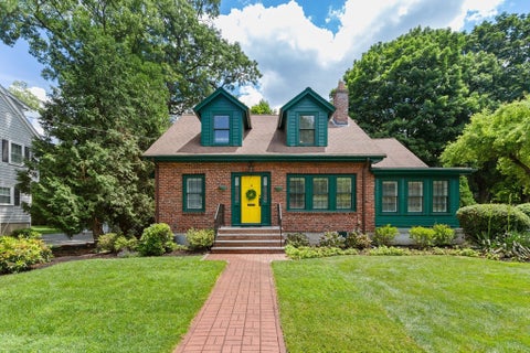 Photo of 14 Rangeley Rdg, Winchester, MA 01890 (MLS # 73538612)