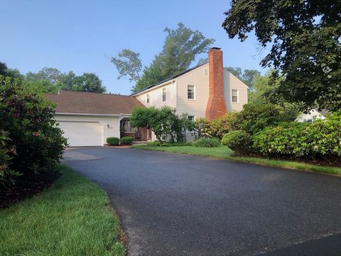 18 Bittersweet Ln Wilbraham MA 01095