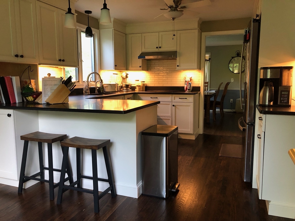 18 Bittersweet Ln