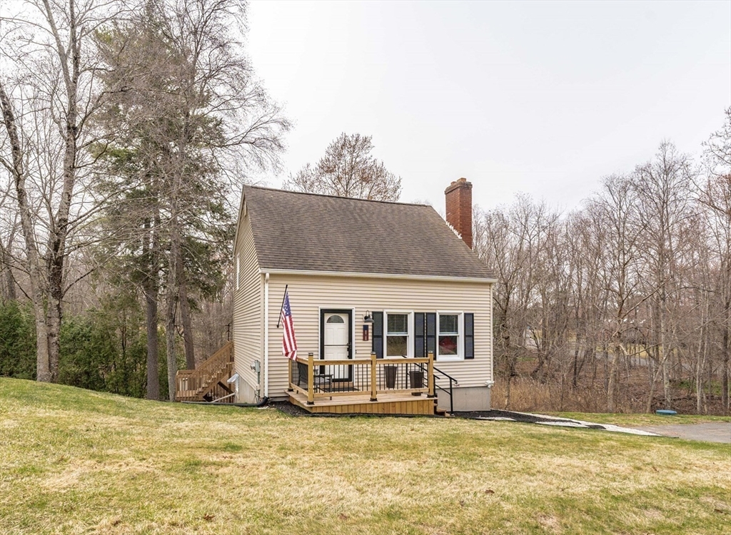 8 Woodcock Ct
