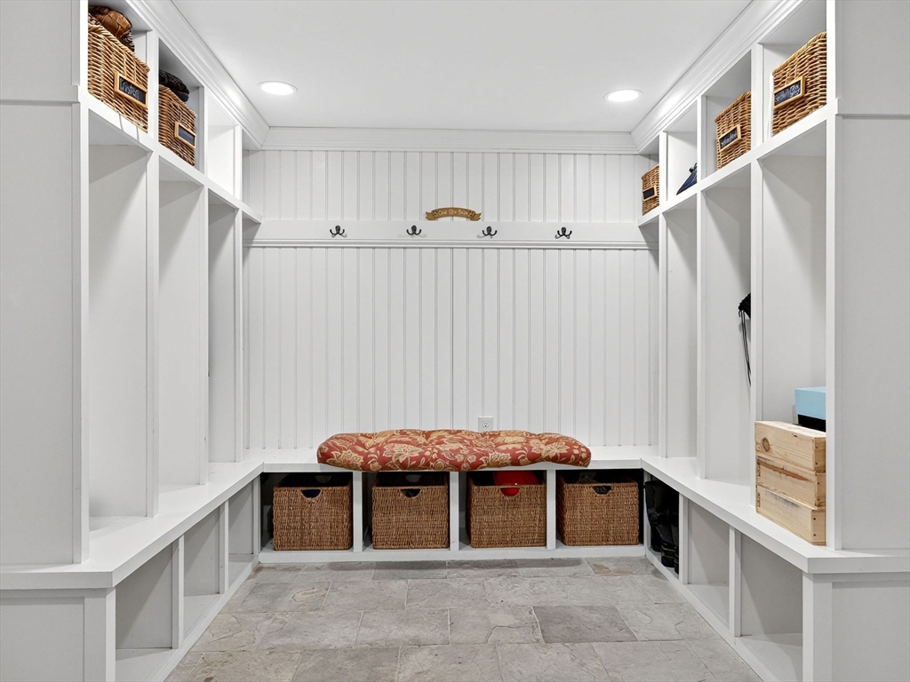 Dover, Massachusetts 02030, United States, 4 Bedrooms Bedrooms, ,3 BathroomsBathrooms,Residential,Contingent,247380