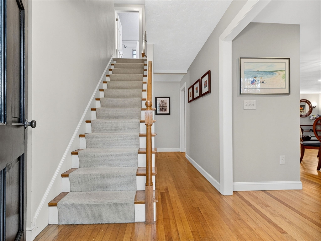 Dover, Massachusetts 02030, United States, 4 Bedrooms Bedrooms, ,3 BathroomsBathrooms,Residential,Contingent,247380