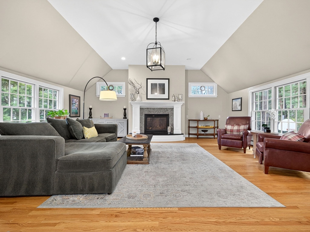 Dover, Massachusetts 02030, United States, 4 Bedrooms Bedrooms, ,3 BathroomsBathrooms,Residential,Contingent,247380