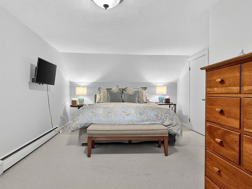 Dover, Massachusetts 02030, United States, 4 Bedrooms Bedrooms, ,3 BathroomsBathrooms,Residential,Contingent,247380