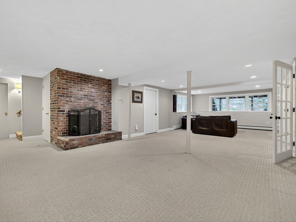 Dover, Massachusetts 02030, United States, 4 Bedrooms Bedrooms, ,3 BathroomsBathrooms,Residential,Contingent,247380