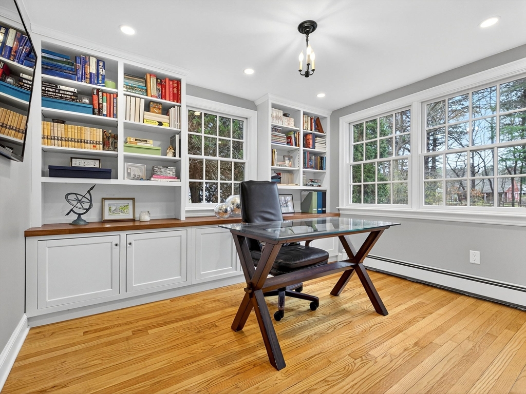 Dover, Massachusetts 02030, United States, 4 Bedrooms Bedrooms, ,3 BathroomsBathrooms,Residential,Contingent,247380