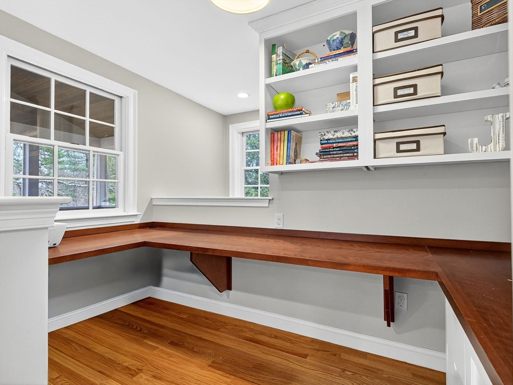 Dover, Massachusetts 02030, United States, 4 Bedrooms Bedrooms, ,3 BathroomsBathrooms,Residential,Contingent,247380