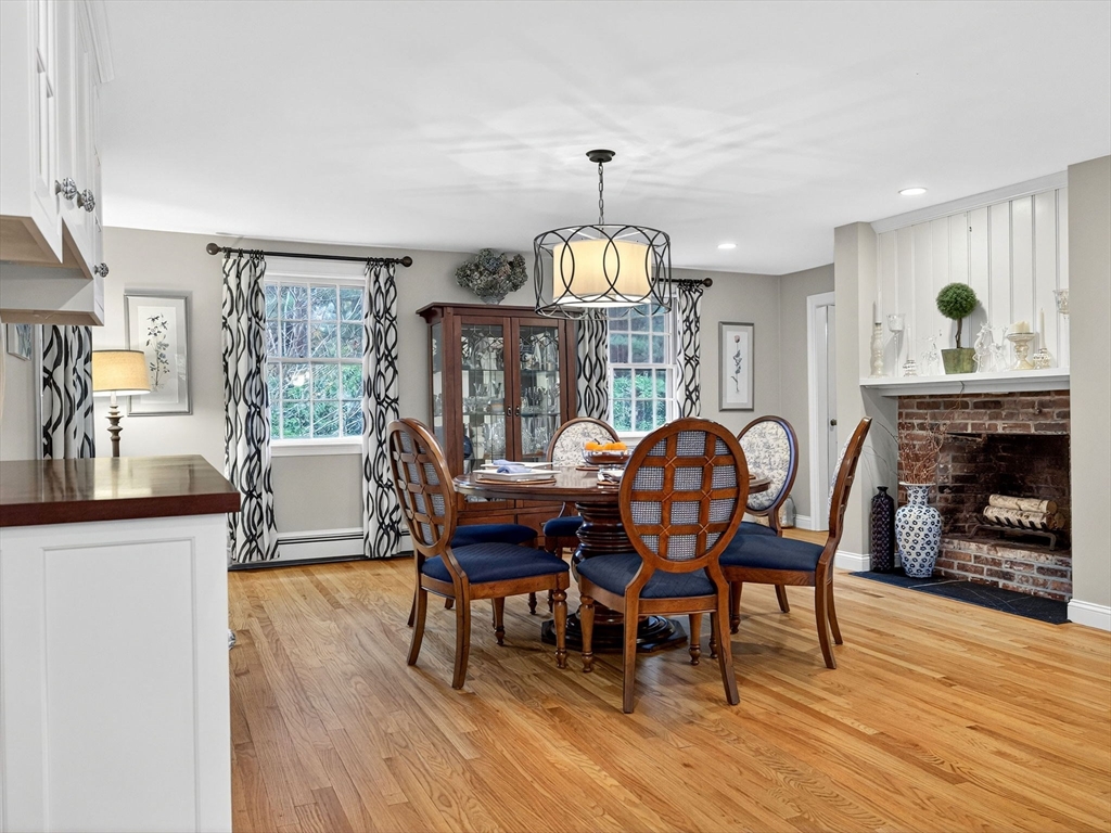 Dover, Massachusetts 02030, United States, 4 Bedrooms Bedrooms, ,3 BathroomsBathrooms,Residential,Contingent,247380