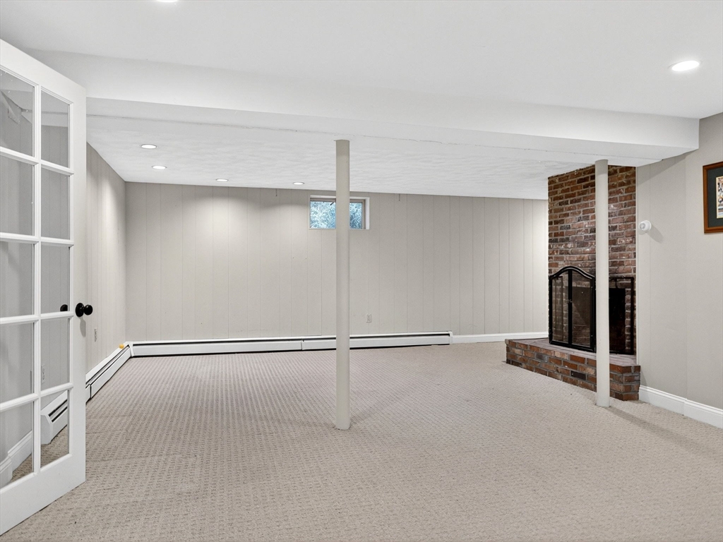 Dover, Massachusetts 02030, United States, 4 Bedrooms Bedrooms, ,3 BathroomsBathrooms,Residential,Contingent,247380